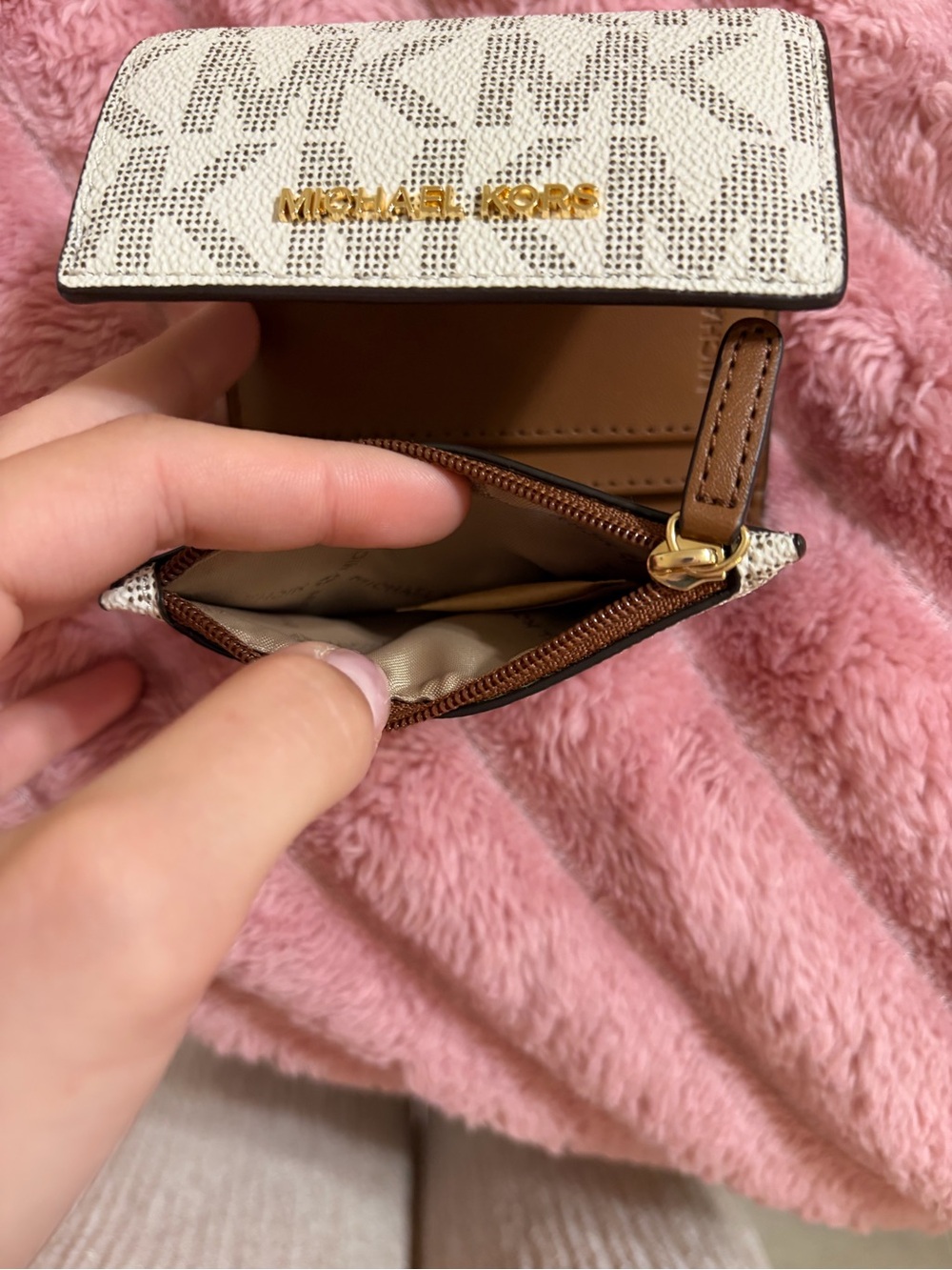 Michael Kors Cream Logo Compact Trifold Wallet with Gold Hardware - Picture 5 of 6